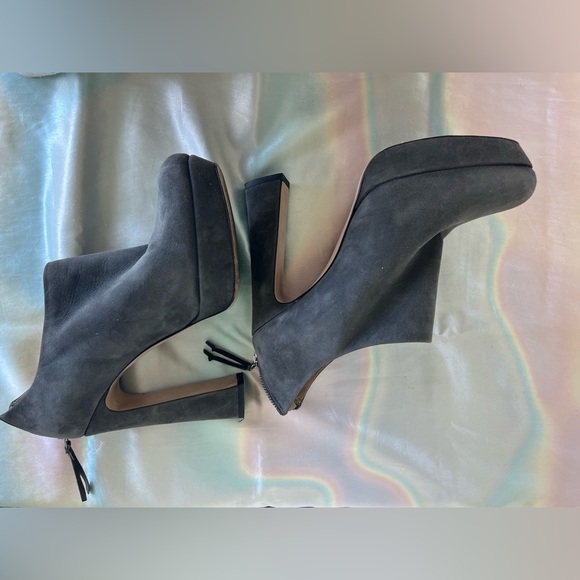 Miu Miu Grey Ankle Boot / Shoe - Picture 6 of 8